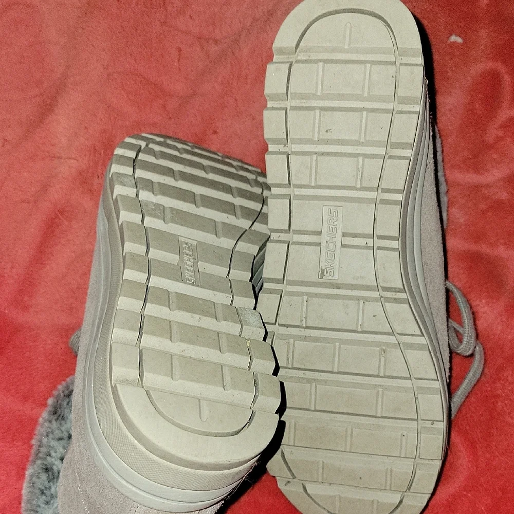 Skeechers Light Tan Fur-Lined Winter Boots